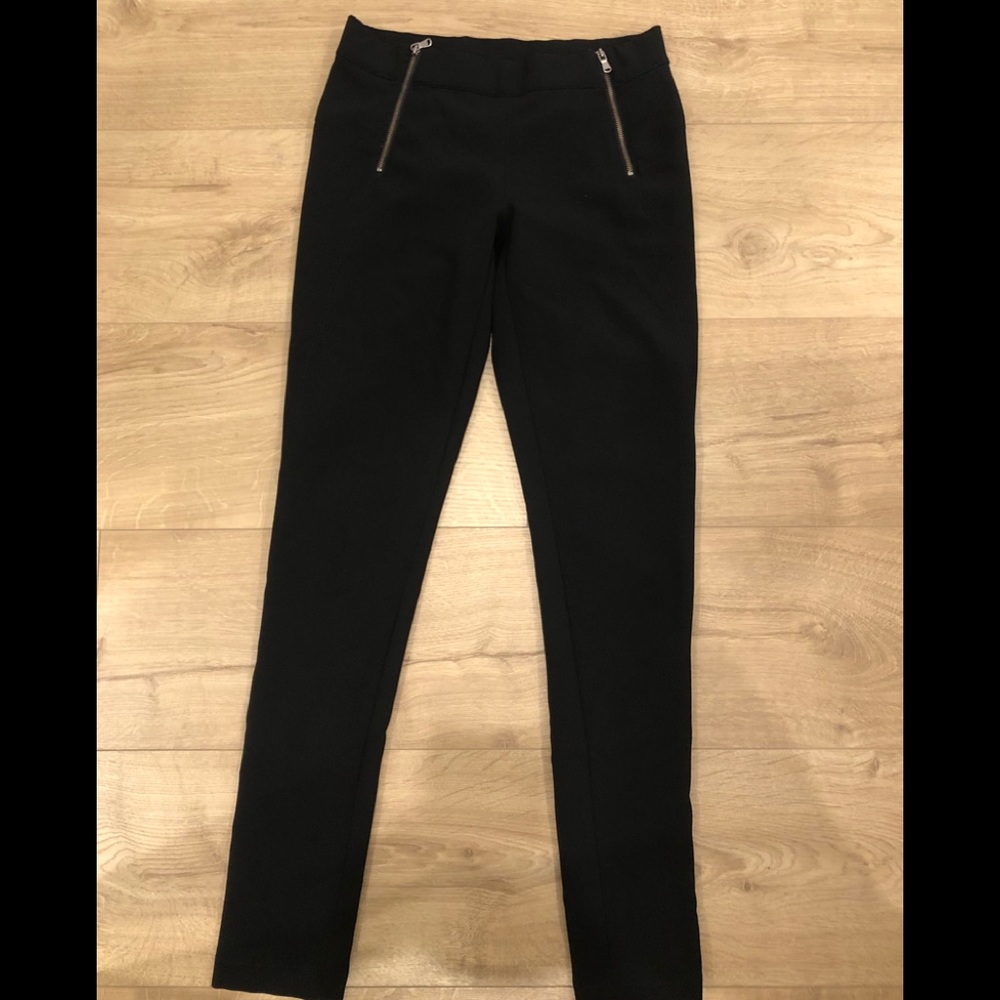 Woman fitted slacks with 2 zipper in front